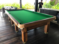  profesionálny biliardový stôl ruská pyramída tikové drevo luxusný biliard na mieru exteriér Maledivy